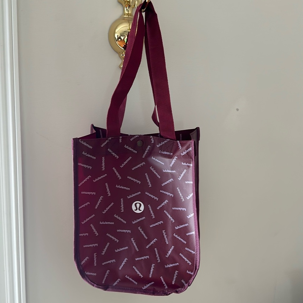 Lululemon small bag